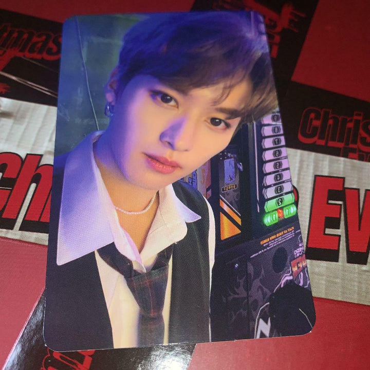 Stray Kids Lee Know Christmas EveL Official Photocard CONCEPT GLITTER POB PC