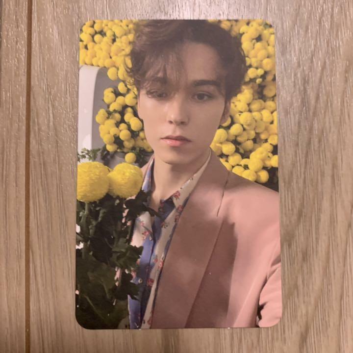 Tarjeta fotográfica oficial Seventeen Vernon Your Choice Un lado Otro al lado de la PC 