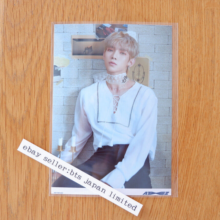 ATEEZ Into the A to Z Official Family mart ver. Tarjeta fotográfica con fotografía limitada 