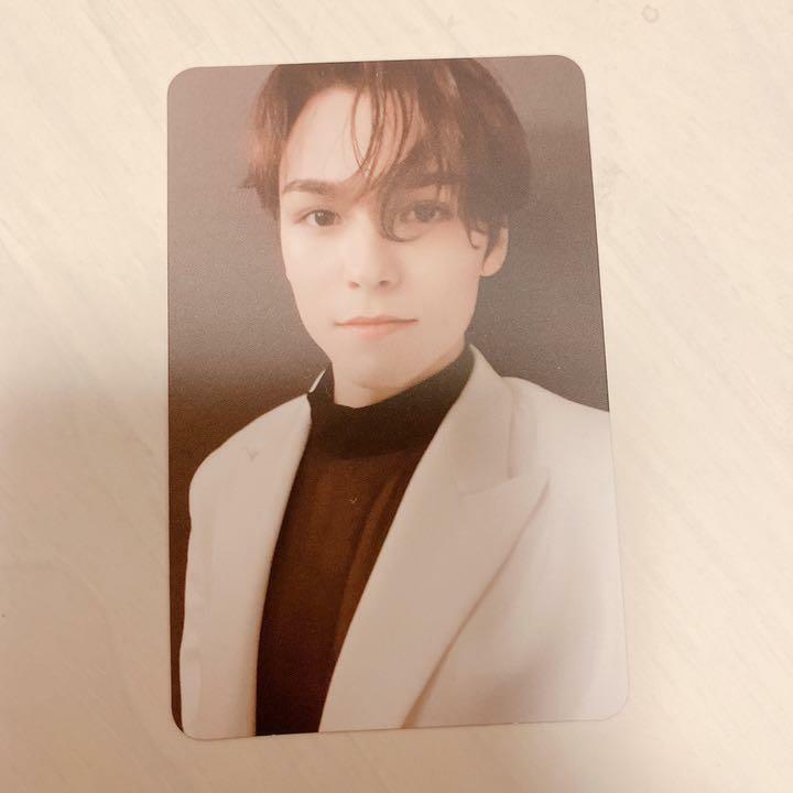 Tarjeta fotográfica oficial Seventeen Vernon Your Choice Un lado Otro al lado de la PC 