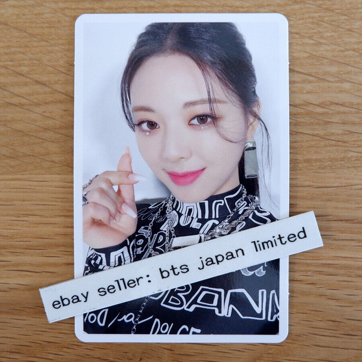 ITZY Yuna IT'z Official Photocard Photo card A B 1st Limited Japan PC