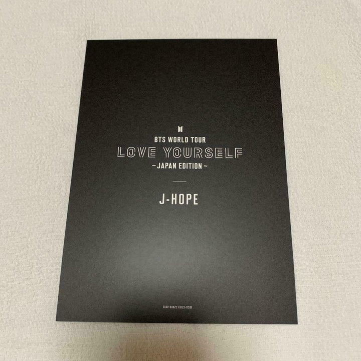 BTS Official Photo Card Blu-ray Benefit - WORLD TOUR LOVE YOURSELF JAPAN -