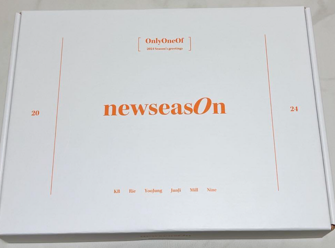 Full set OnlyOneOf 2024 SEASON’S GREETINGS newseasOn Photocard , Cal newseason