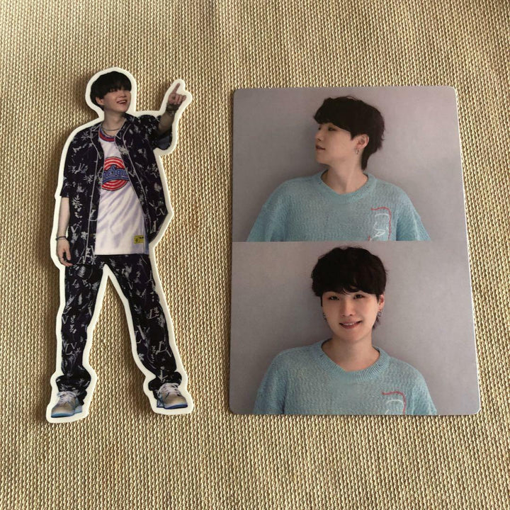 BTS MERCH BOX KIT DE BRICOLAJE DE 3 HABITACIONES SUGA Tarjeta fotográfica oficial + juego de pegatinas Tarjeta fotográfica PC 